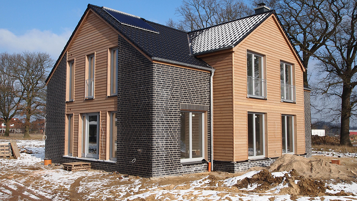 11_Wohnhaus_mit_6_sechs_Schlafzimmern_Verblendstein-Holzfassade_Klinker-Holz-Kombination_Gestaltungssatzung